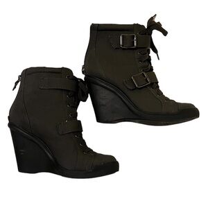 Simply Vera Want Combat Boots size 6.5